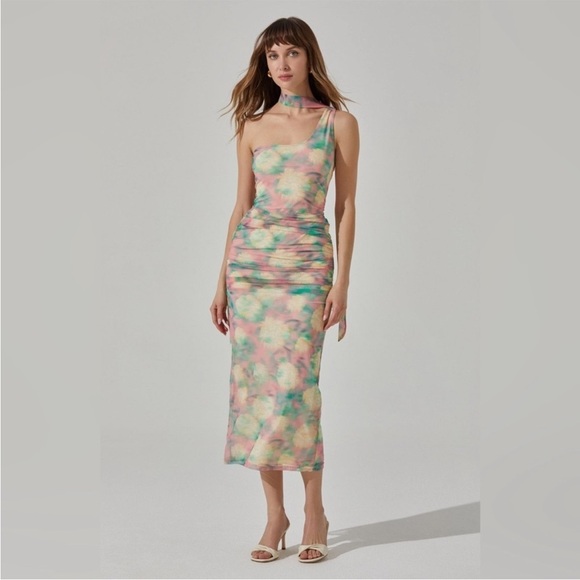 Astr the label one shoulder neck tie midi dress - Picture 3 of 12